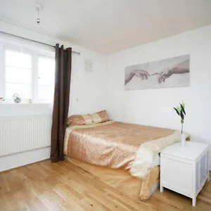 Aparthotel Comfy Doubles, London