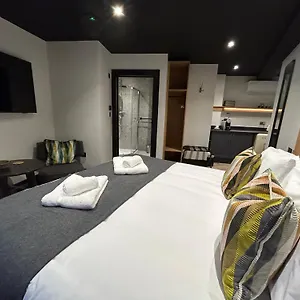 Aparthotel Crescent Place By Mansley